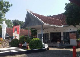 istana-gebang-blitar