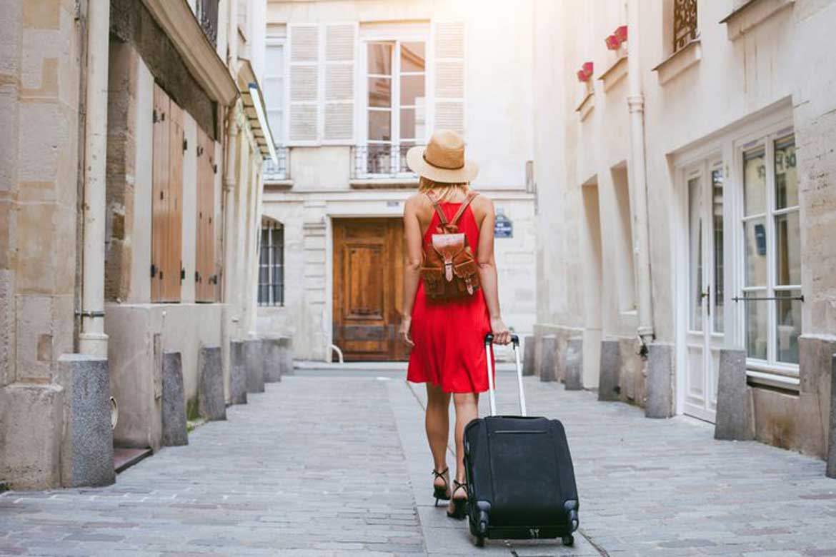 Tips Untuk Kamu Para Traveler Wanita yang Menginap di Hotel Sendirian